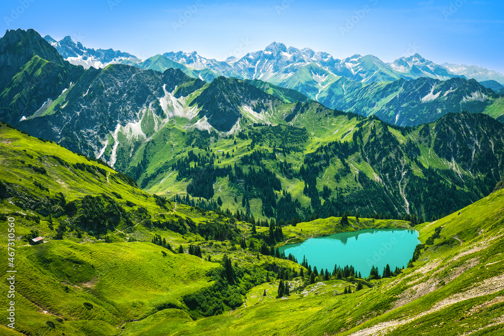 Fototapeta premium Seealpsee in den Allgäuer Bergen