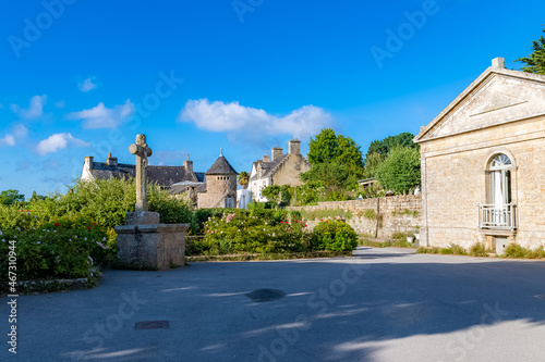 Brittany, Ile aux Moines island in the Morbihan gulf, typical house in the village, place de l’eglise