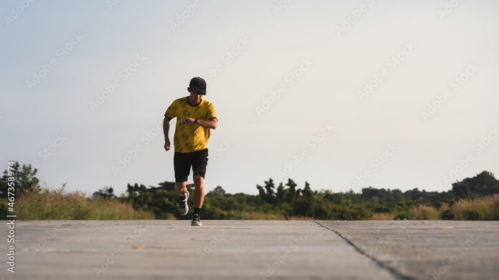 Marathon runners look at their statistical time in training.