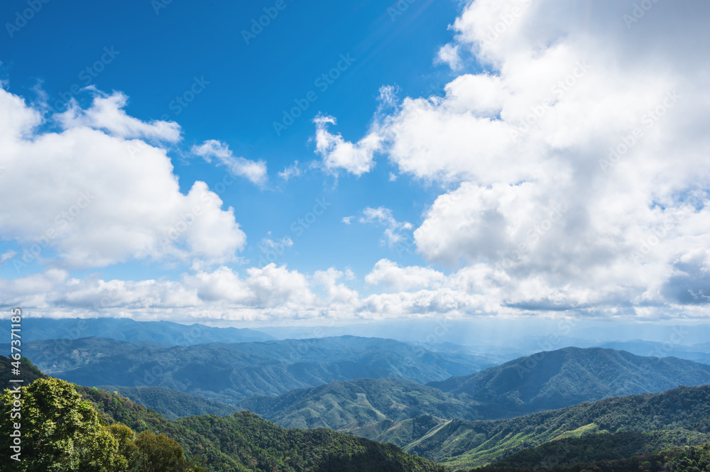 Obraz premium Beautiful landscape of on 1715 viewpoint at nan thailand.1715 viewpoint the popular viewpoint on Doi Phu Kha .Doi Phu Kha is a beautiful lush national park just outside Pua