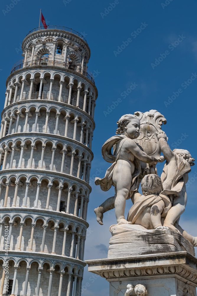 Tower of Pisa and Fontana dei Putti , Pisa, Tuscany italy 