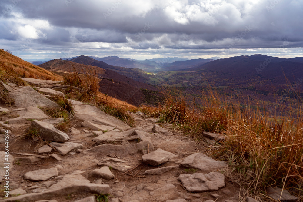 Obraz premium Amazing colours of autumn in Bieszczady mountains (Podkarpacie, Poland). Hiking Trail called Połonina Wetlińska