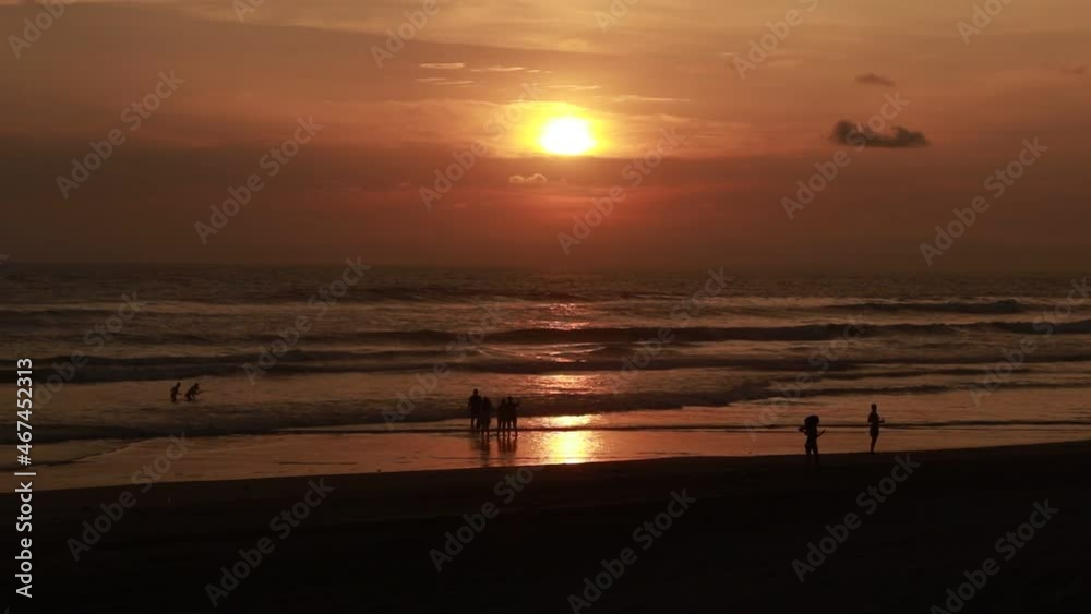 Disfrutar la vida es admirar una gran puesta de sol Disfrutar la vida es admirar una gran puesta de sol