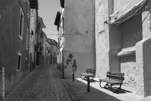 Rue et maison en Noir et Blanc