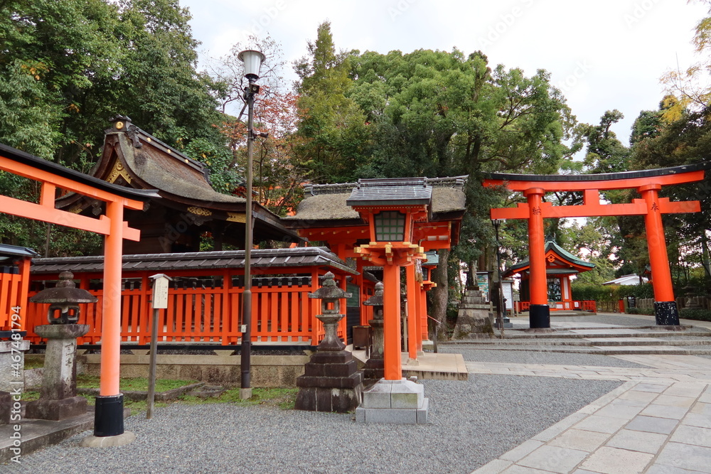 A Japanese shrine in Kyoto 日本の京都にある神社 : Tamayama-inari-sha Subordinate Shrine and the access to Senbon-torii in the precincts of Fushimi-inari-taisha Shrine 伏見稲荷大社の境内にある玉山稲荷社と千本鳥居入り口の風景 A Japanese shrine in Kyoto 日本の京都にある神社 : Tamayama-inari-sha Subordinate Shrine and the access to Senbon-torii in the precincts of Fushimi-inari-taisha Shrine 伏見稲荷大社の境内にある玉山稲荷社と千本鳥居入り口の風景