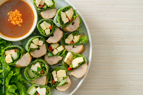 Vietnamese meatball wrap or Vietnamese salad roll or Namnueng or Nem Nuong