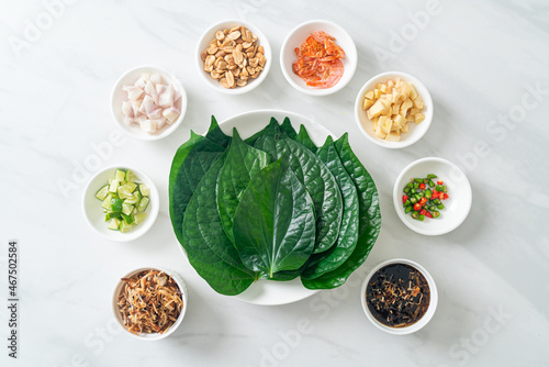 Miang kham - A royal leaf wrap appetizer