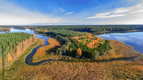 Fototapeta Naklejka Na Ścianę i Meble -  Jesień na Mazurach w północno-wschodniej Polsce
