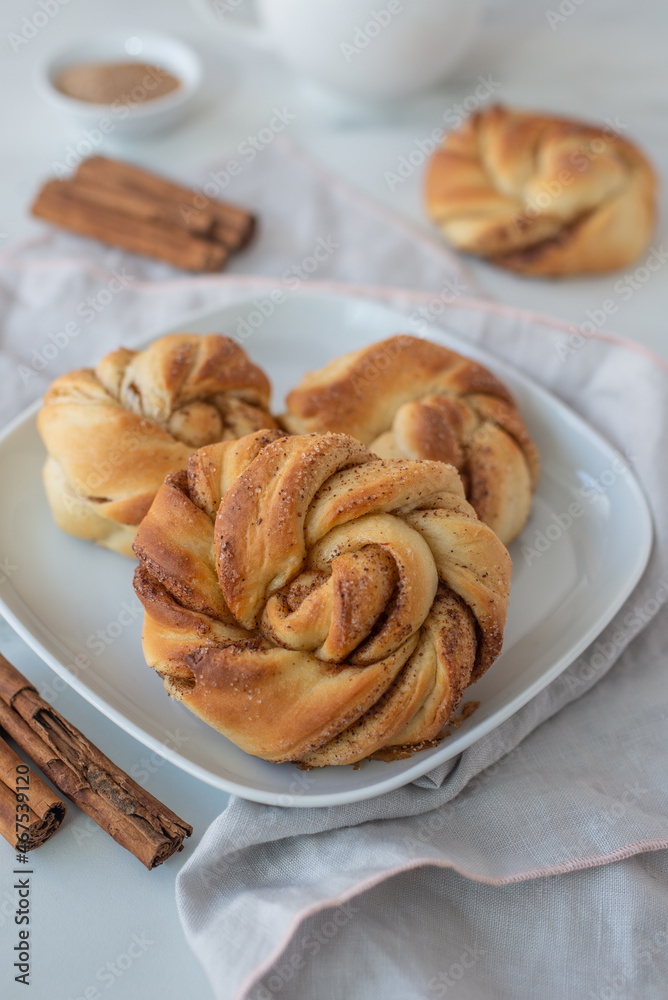 sweet home made pumpkin spice cinnamon roll buns sweet home made pumpkin spice cinnamon roll buns