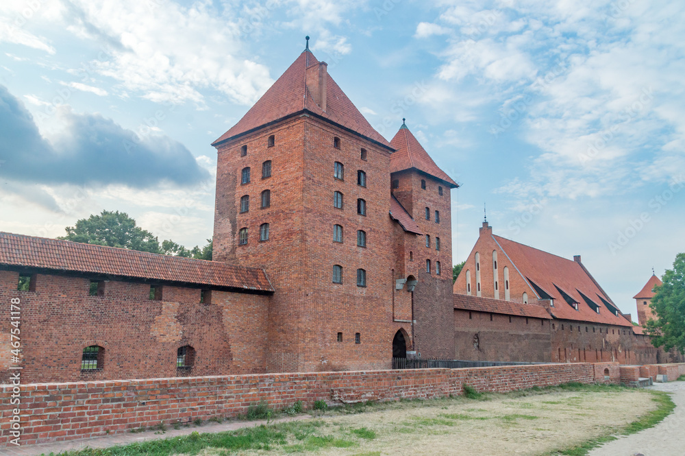 Podstaroscinska Tower of the Teutonic Order in Malbork. Malbork Castle is the largest castle in the world measured by land area. Podstaroscinska Tower of the Teutonic Order in Malbork. Malbork Castle is the largest castle in the world measured by land area.