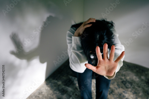 暴力を受ける女性