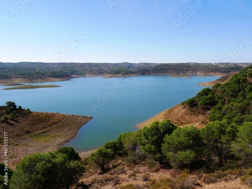Lac de retenu du barrage de l'Odeleite région de l'Algarve Portugal