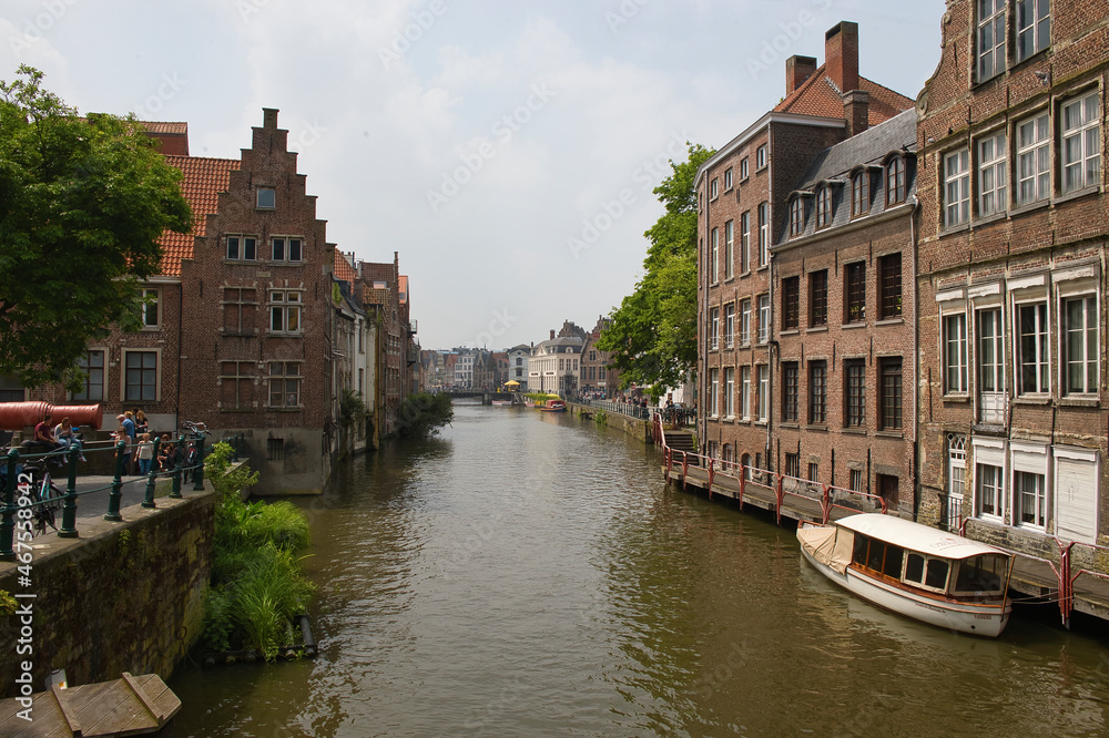  Ámsterdam rio.