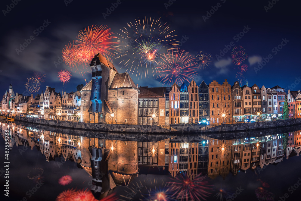 Fireworks in Gdansk (Poland) during New Year celebration - obrazy, fototapety, plakaty 