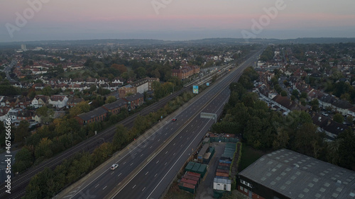 Платно Aerials North London Near Wembley Stadium, London, England, Suburban Area Sunset