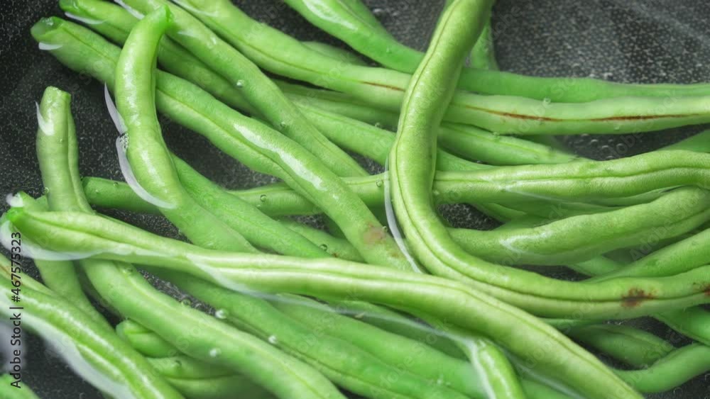 Chinese family special stir-fried vegetables and squid stir-fried string beans Chinese family special stir-fried vegetables and squid stir-fried string beans