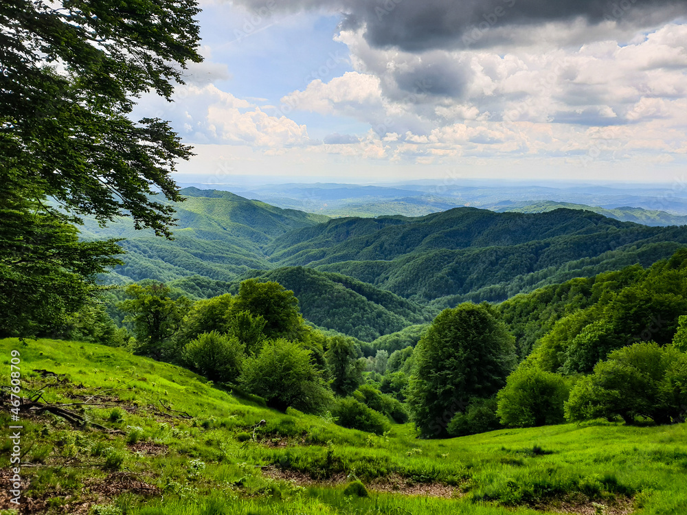 Fototapeta premium landscape with sky, Buila Vanturarita Mountains, Romania 