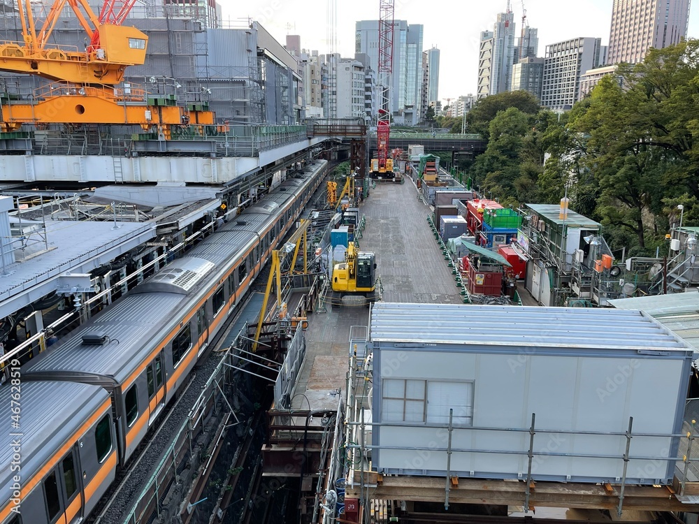 建築現場　護岸工事　駅工事