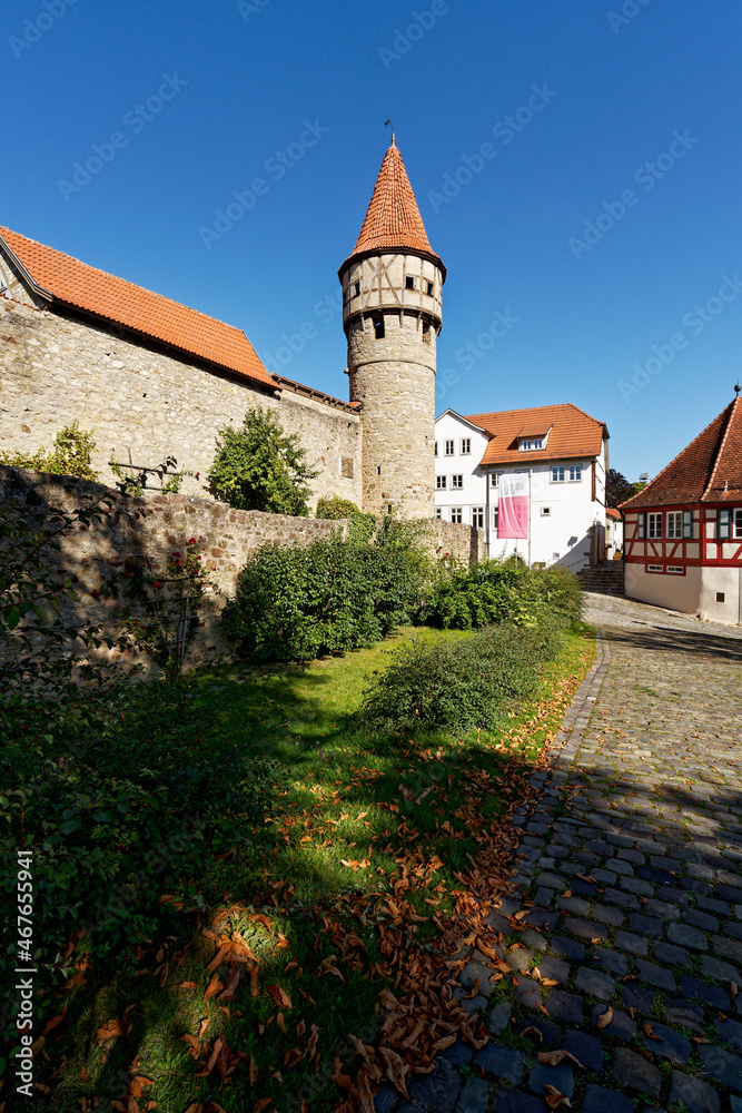 Die Kirchenburg in Ostheim vor der Rhön, Landkreis Rhön-Grabfeld, Biosphärenreservat Rhön, Unterfranken, Franken, Bayern, Deutschland.