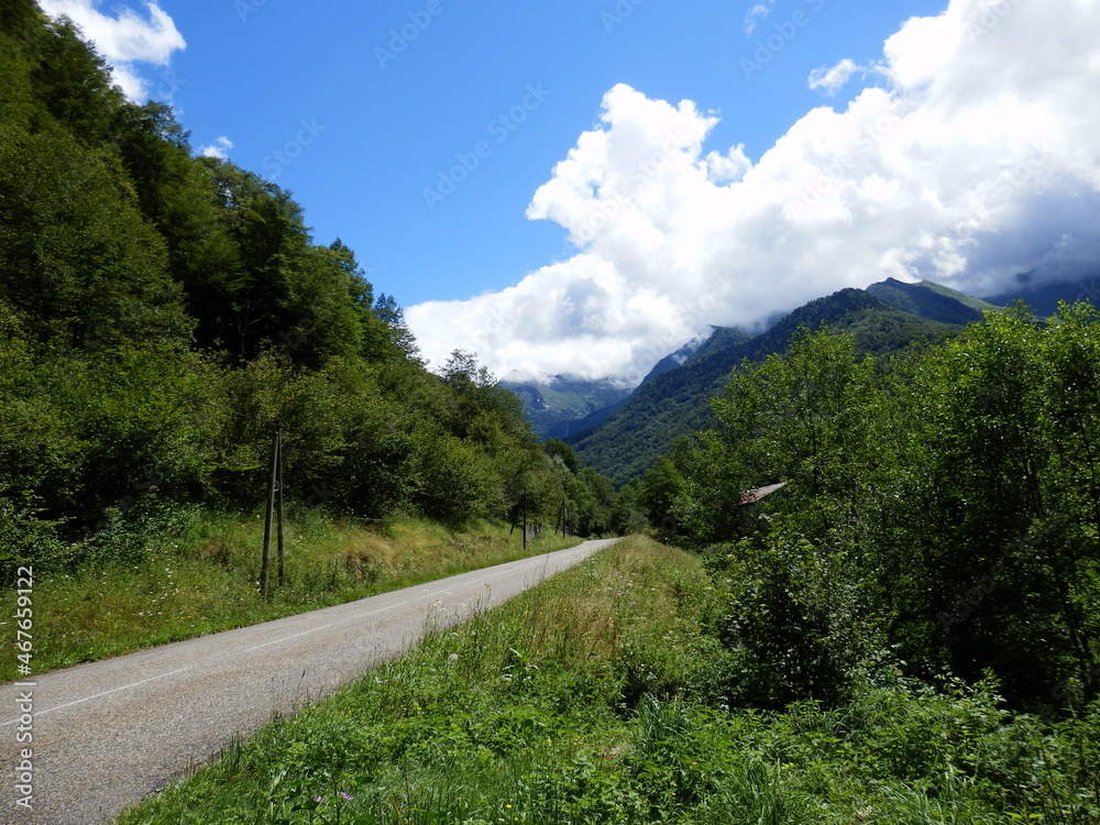 Paysage de montagne dans les Pyrénées
