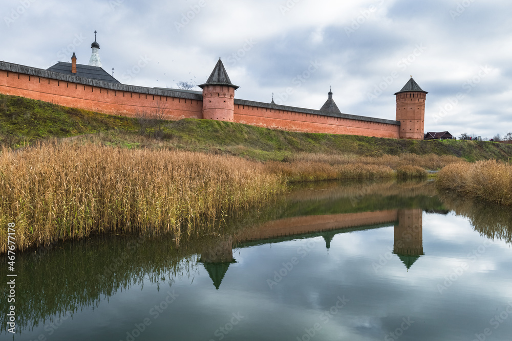 Fototapeta premium Walk along Suzdal