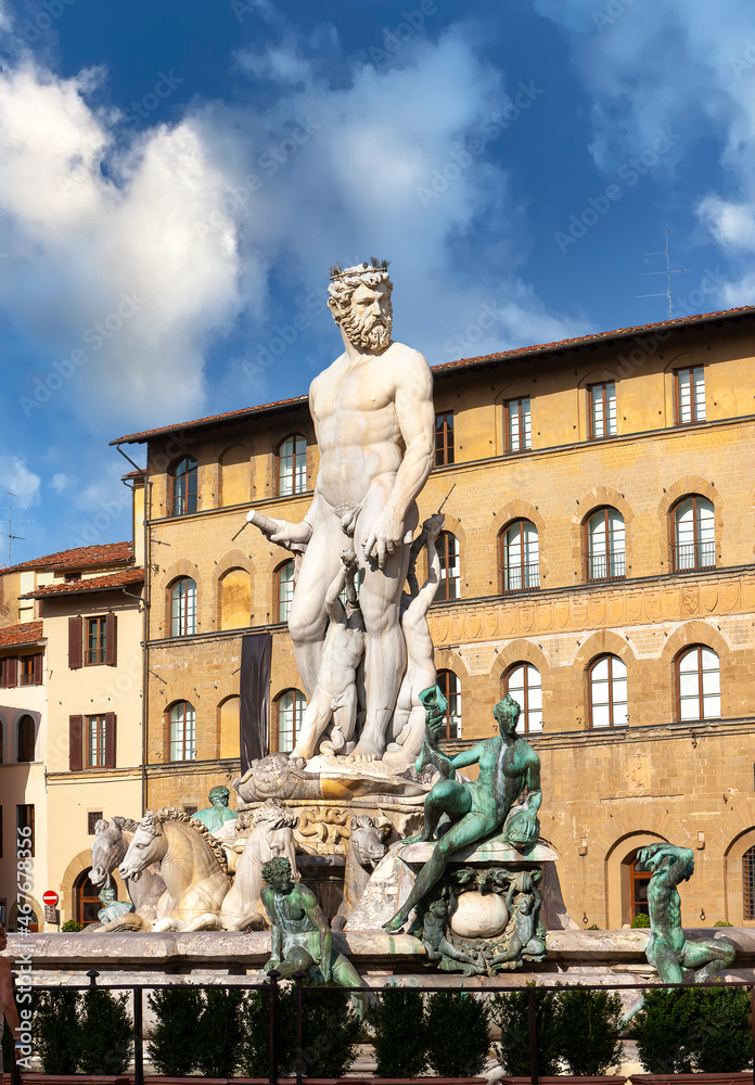Fountain of Neptune in the olt town center of Florence, Italy