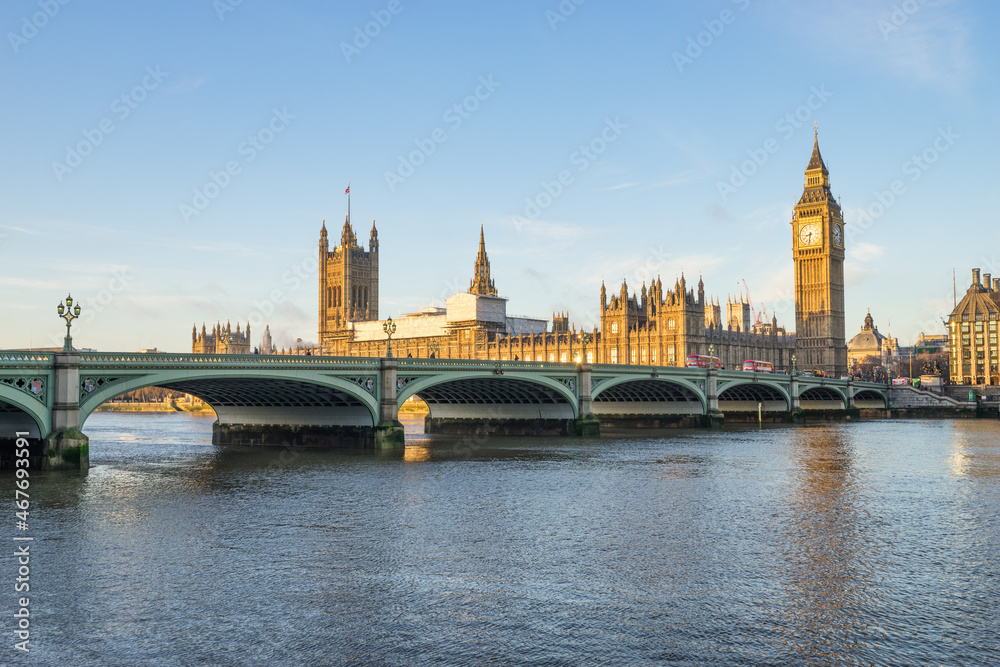 Naklejka premium Big Ben and Westminster bridge in London, United Kingdom