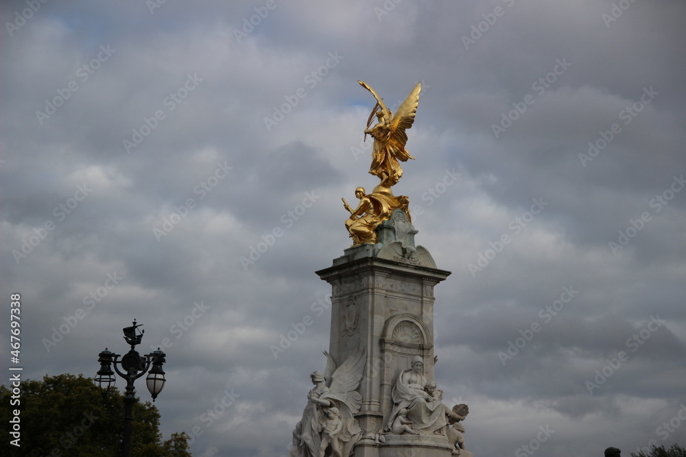 Fototapeta premium statue of st john the baptist
