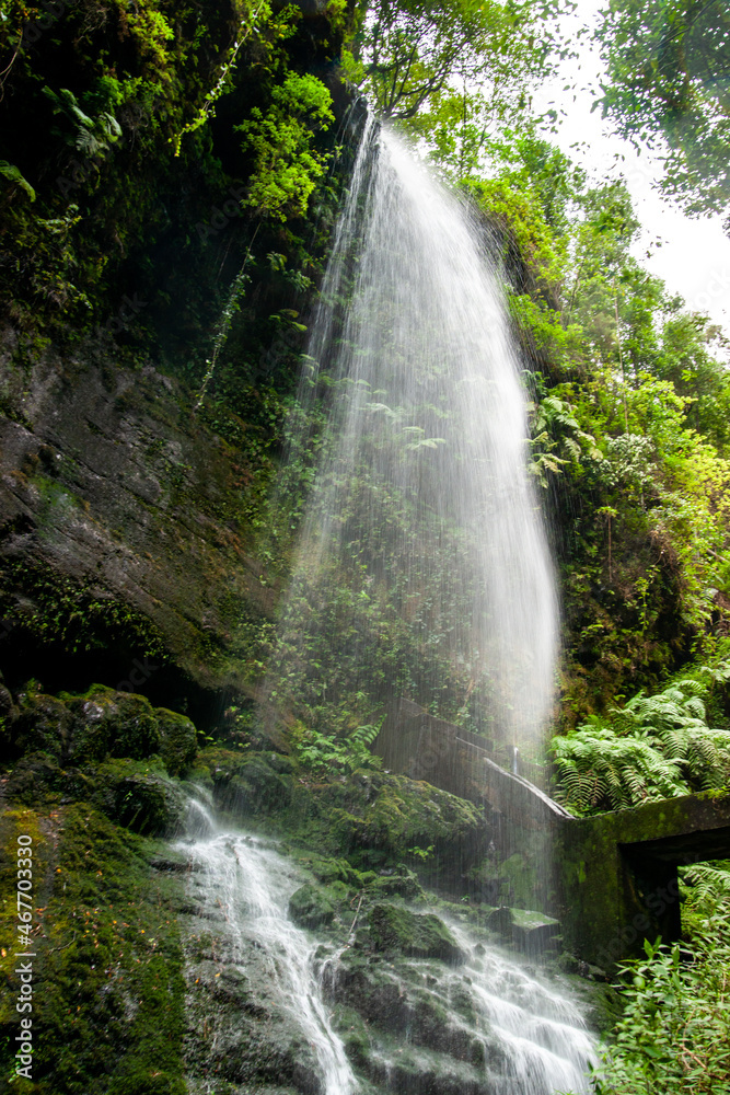 Fototapeta premium Waterfall la palma, los tilos