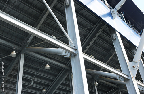 H beam steel structure with hinges and fixed connection joint.