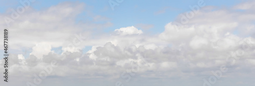 Fototapeta Naklejka Na Ścianę i Meble -  Cumulus cloud in sunny day, banner