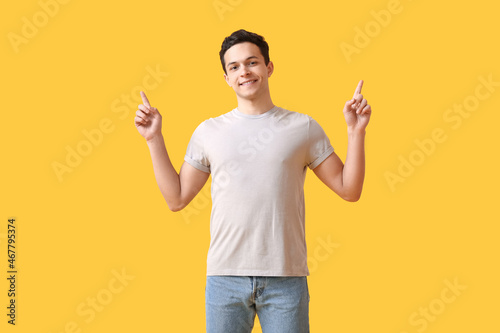 Handsome young man in styli...