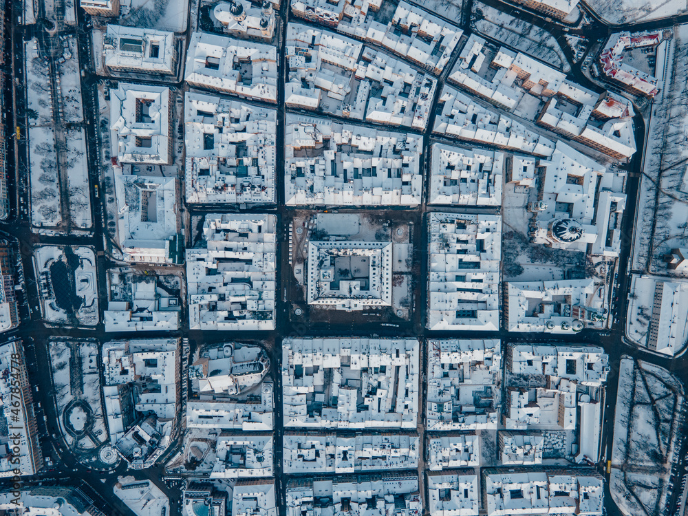 Naklejka premium aerial view of snowed lviv center