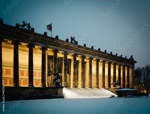 Neue Nationalgalerie Berlin Winter  (ID: 467863938)