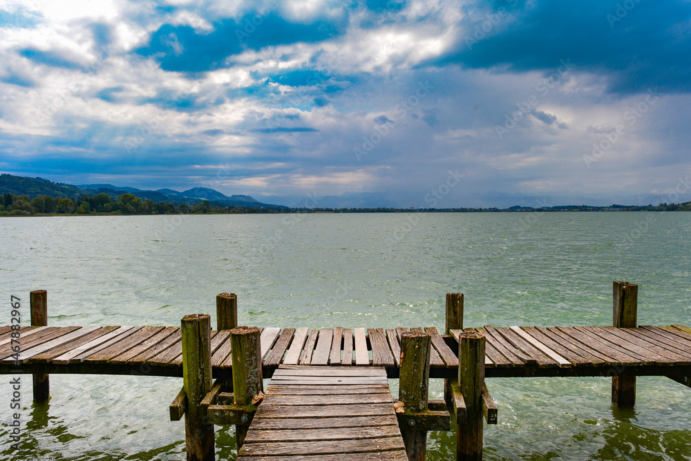 Steg am Pfäffikersee im Zürcher Oberland, Schweiz Steg am Pfäffikersee im Zürcher Oberland, Schweiz