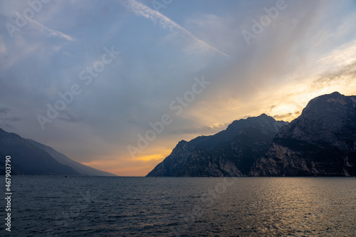 Gardasee Riva del Garda Sonnenuntergang Italien S  dtirol Trento