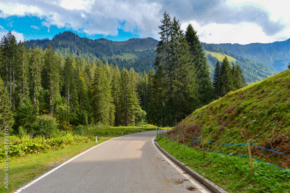 Laternserstraße in Laterns-Vorarlberg/Österreich Laternserstraße in Laterns-Vorarlberg/Österreich