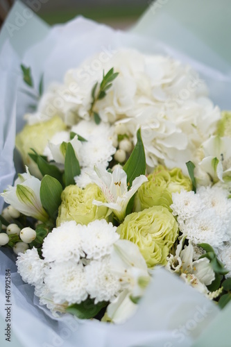 Bouquet of white flowers