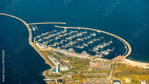 Luftbild von der Marina dem Yachthafen in der Hafeneinfahrt vom Ostseebad Rostock Warnemünde	 photo