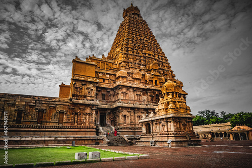 Tanjore Big Temple or Brihadeshwara Temple was built by King Raja Raja Cholan in Thanjavur, Tamil Nadu. It is the very oldest & tallest temple in India. This temple listed in UNESCO's Heritage Sites