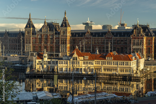 Canvas Print amsterdam central station at sunrise