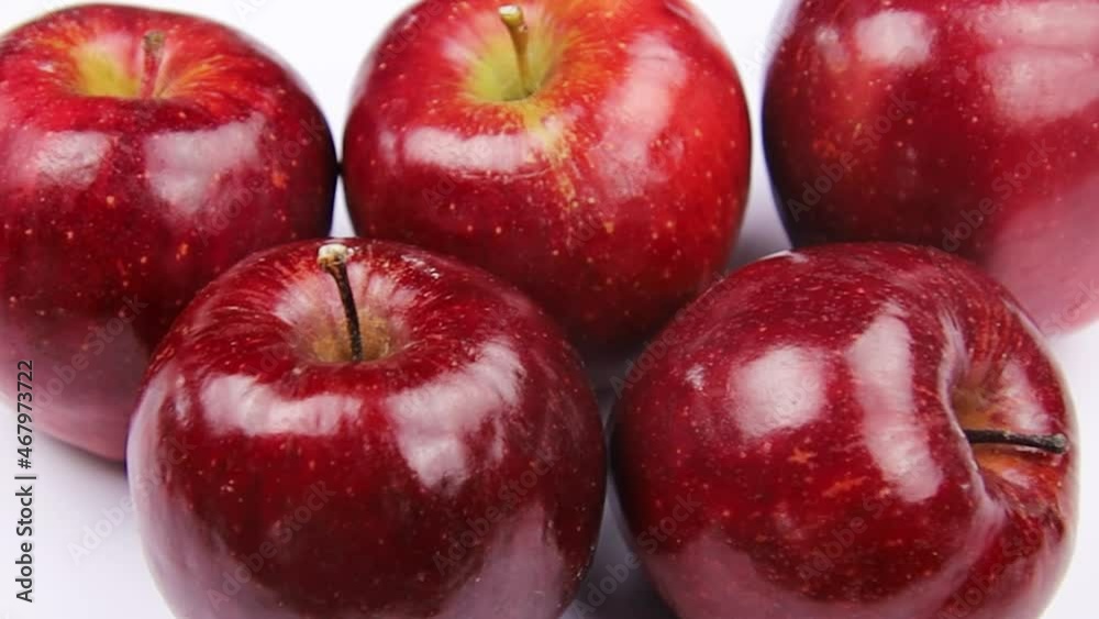  plusieurs pommes rouges en gros plan