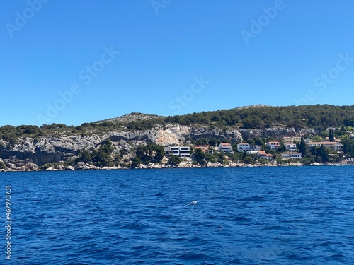 Schiffsreise von Brac Bol nach Hvar und Pakleni Inseln im Sommer