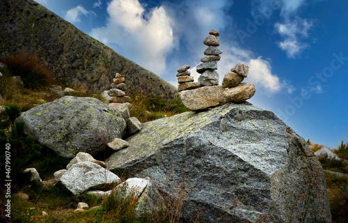 stone sculptures on the rock © Jozef Jankola