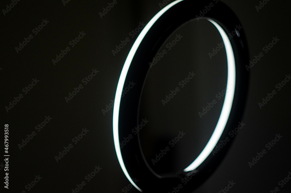 Round lamp in defocus
Round lamp in defocus