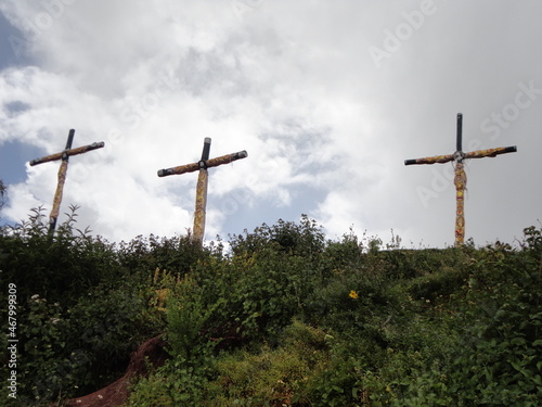 Cruces en el cerro en Cuzco, Perú photo