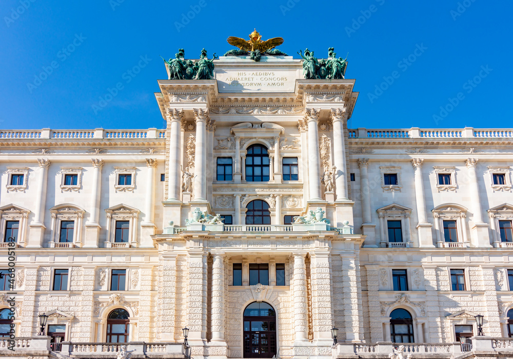 Fototapeta premium Hofburg palace in center of Vienna, Austria