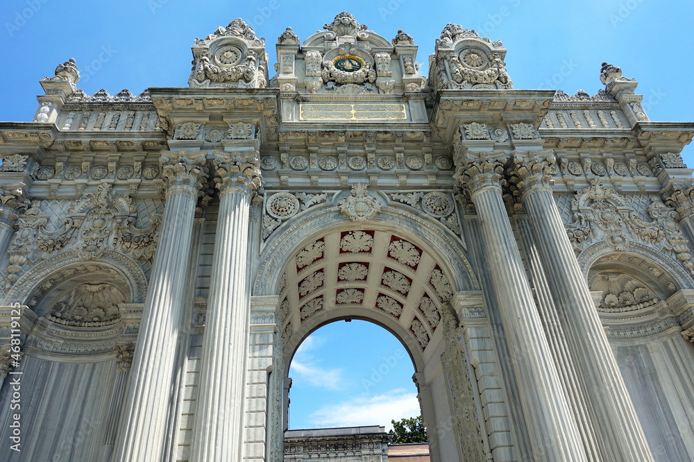 Obraz premium Dolmabahce Palace in Istanbul, Turkey