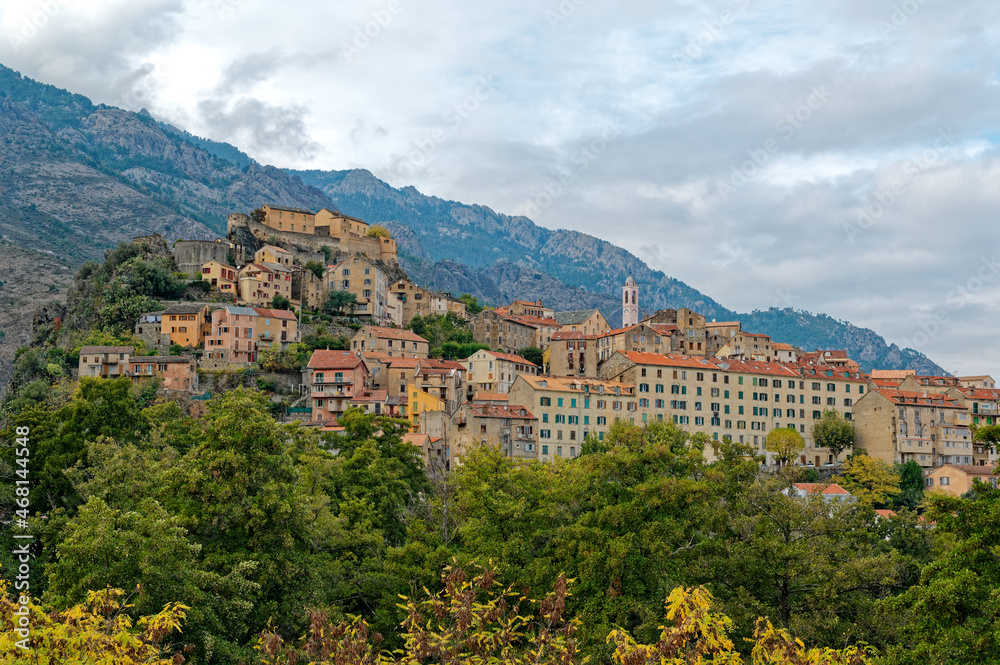 Fototapeta premium view of the town of Corte