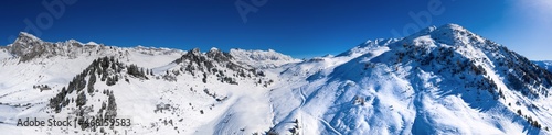 Fototapeta Naklejka Na Ścianę i Meble -  the vilan and other snowy mountains in the swiss alps panorama